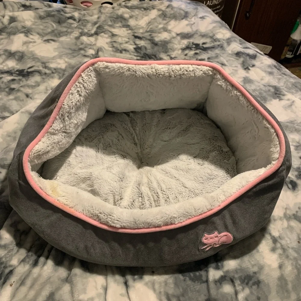 Cat bed